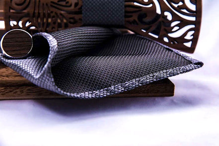 Nœud papillon bois original Prince des voleurs – soie gris foncé k1qbj8-tb.myshopify.com bow tie gentleman, bow tie peaky blinders, bow tie wood, gentleman farmer, noeud papillon bois, noeud papillon femme, noeud papillon homme, noeud papillon original, noeud papillon peaky, peaky blinders coat, peaky blinders suit, pocket watch suit, victorian costume