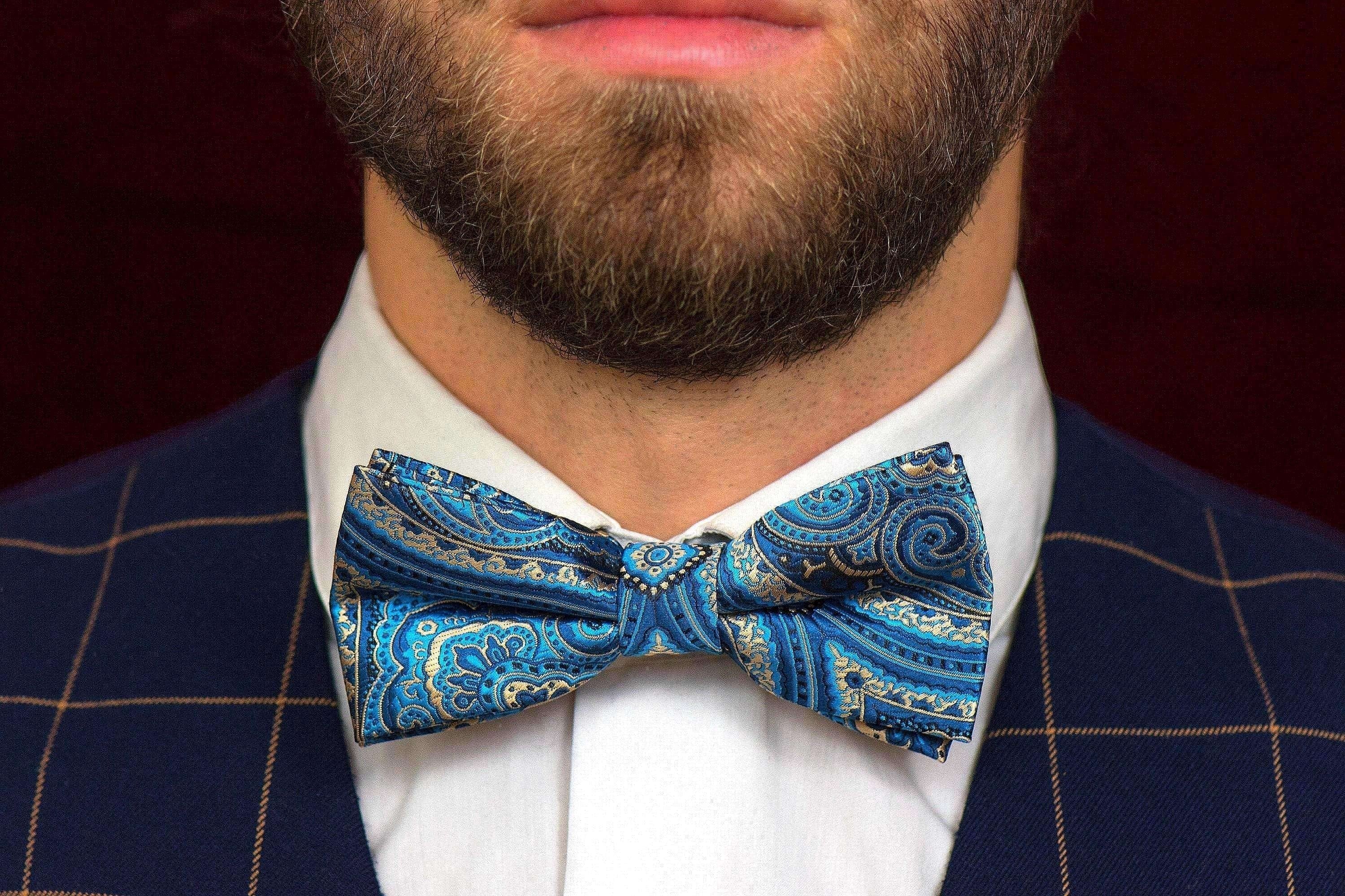 Nœud papillon soie bleu fleuri Calypso – accessoire costume mariage k1qbj8-tb.myshopify.com accessoire pour vetement, cadeau personnalisé 2024, cadeau pour amoureux couple, costume mariage homme témoin, mariage boheme chic costume, noeud papillon costume mariage, noeud papillon femme, noeud papillon homme, noeud papillon original, noeud papillon tendance, noeud papillon vintage, personnalise idée cadeau, tenue mariage homme civil