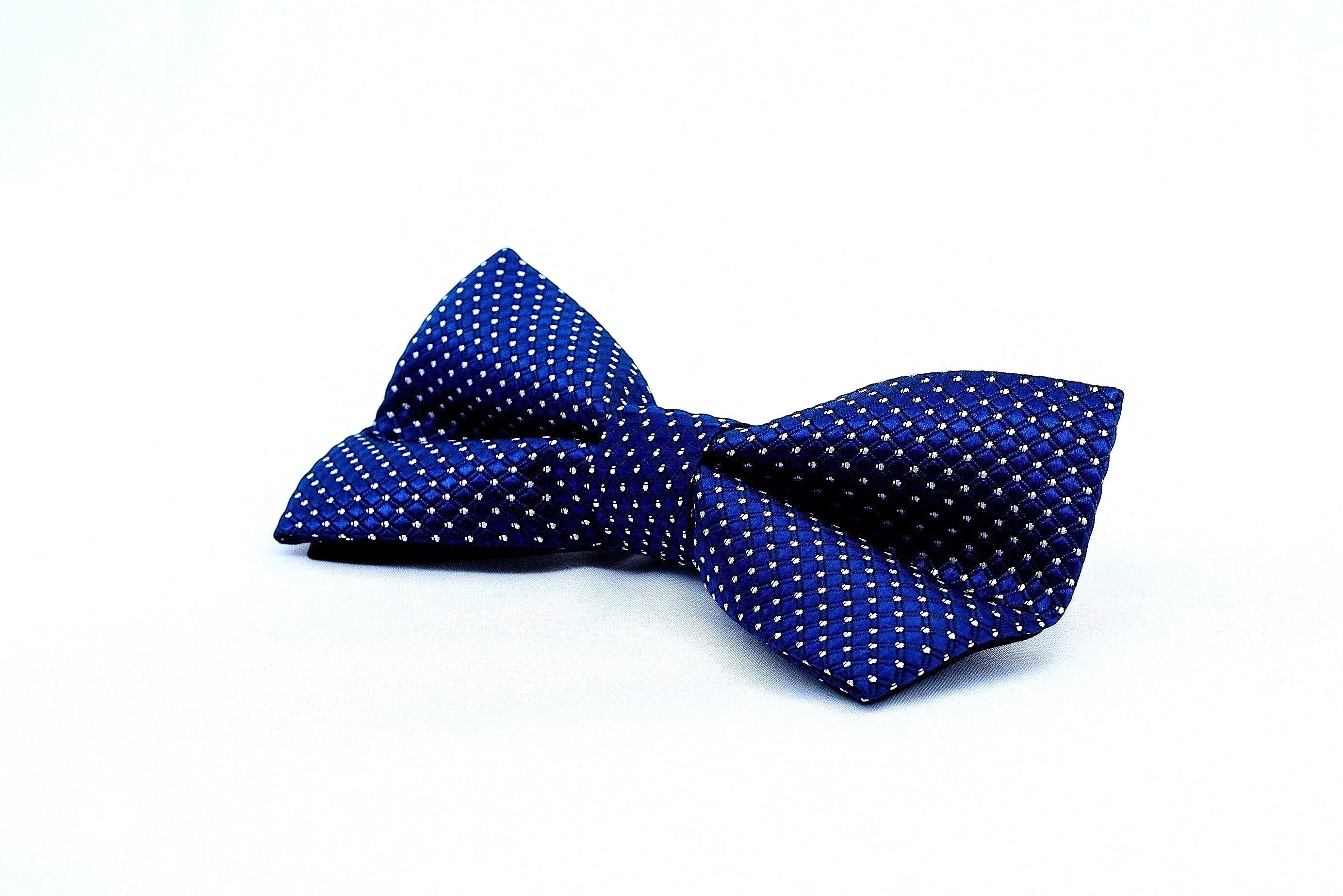Nœud papillon soie bleu pois B.Archibald – accessoire costume chic k1qbj8-tb.myshopify.com accessoire pour vetement, cadeau personnalisé 2025, cadeau pour amoureux couple, costume mariage homme témoin, idée cadeau personnalisé femme, noeud papillon costume mariage, noeud papillon femme, noeud papillon homme, noeud papillon original, noeud papillon tendance, noeud papillon vintage, personnalise idée cadeau, tenue mariage homme civil