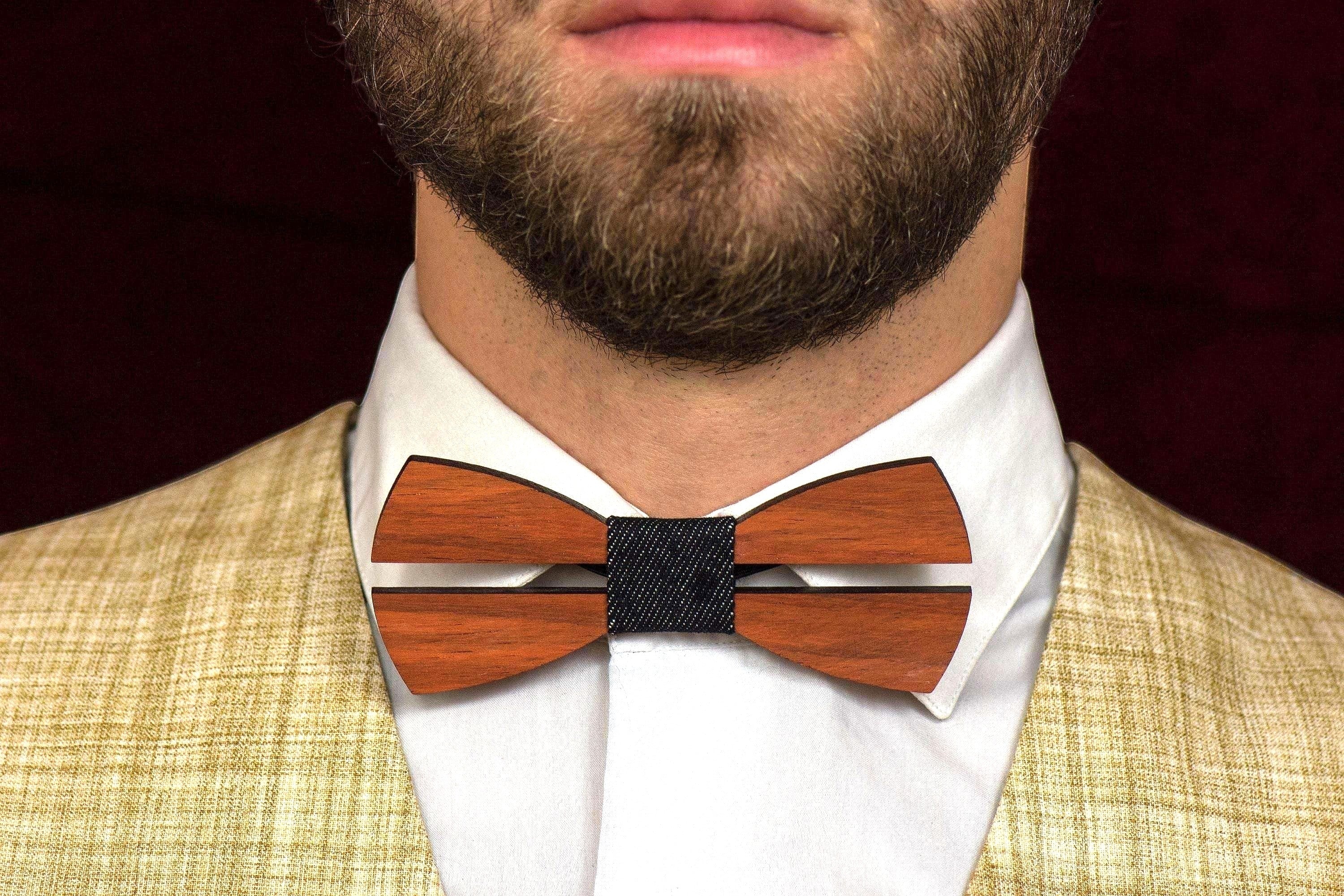Noeud papillon tenue mariage garcon honneur, costume B, peaky blinders k1qbj8-tb.myshopify.com accessoire pour vetement, cadeau personnalisé 2025, costume mariage homme témoin, idée accessoire peaky blinders, mariage boheme chic costume, noeud garcon honneur tenue, noeud papillon bois, noeud papillon costume mariage, Noeud papillon de costume, noeud papillon original, noeud papillon pas cher cadeau, tenue mariage homme civil, tenue témoin mariage costume