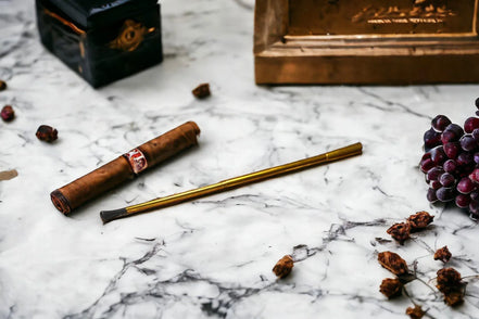 Porte cigarette or BZ – modèle slim personnalisé de poche gravé rétro - Roaring 20s Paris