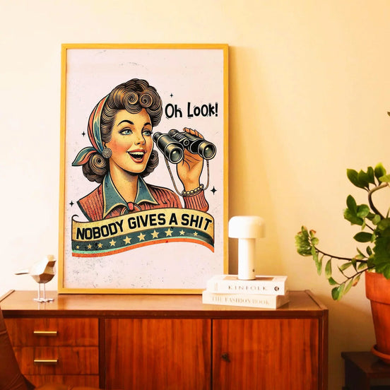 Poster pin-up humoristique – art rétro sarcastique, déco murale fun - Roaring 20s Paris