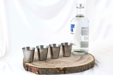 Verres à shot personnalisés Shelby’s transportable - cadeau original k1qbj8-tb.myshopify.com cadeau insolite idée offrir, cadeau pas cher idée offrir, Flasque en acier inoxydable, Flasque fiole personnalisée, Flasque whisky de poche cadeau, Flasque whisky en cuir cadeau, Flasque whisky originale idée, Flasque whisky personnalisée, Flasque whisky pour homme, idée accessoire peaky blinders, idée cadeau homme 30 ans, idée cadeau pour son copain, objet personnalisé offrir idée