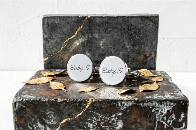 Roaring 20s Paris boutons de manchette personnalisés en acier argenté, ronds, gravés Baby S, pour costume mariage.
