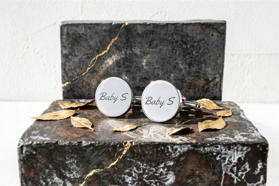 Roaring 20s Paris boutons de manchette personnalisés en acier argenté, ronds, gravés Baby S, pour costume mariage.