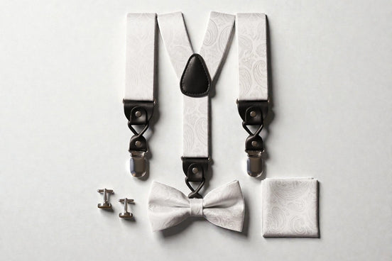 Ensemble bretelles, nœud papillon et pochette blancs à motif cachemire, Roaring 20s Paris.