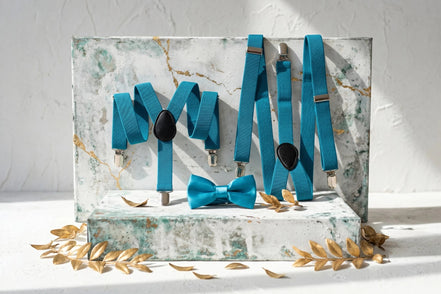 Ensemble bretelles et nœud papillon turquoise Shelby en élasthanne pour enfant et adulte, avec pinces argentées.