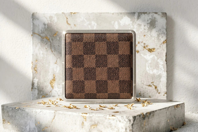 Roaring 20s Paris étui à cigarette vintage en cuir marron à damier avec bordure argentée