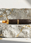 Roaring 20s Paris fume cigarette personnalisé en bois de noyer noir avec détails dorés, gravé "YOUR TEXT".