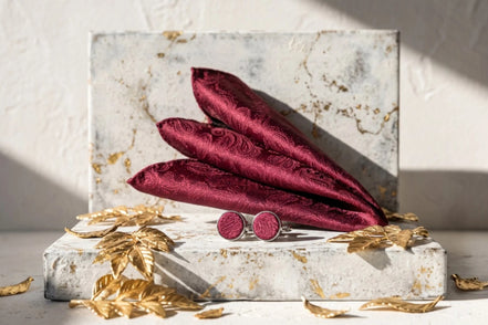 Roaring 20s Paris mouchoir de poche et boutons de manchette en soie bordeaux avec motif cachemire