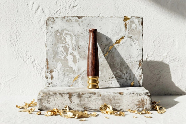 Porte-cigarette Roaring 20s Paris en bois de noyer marron avec détails dorés, style vintage, cadeau mariage