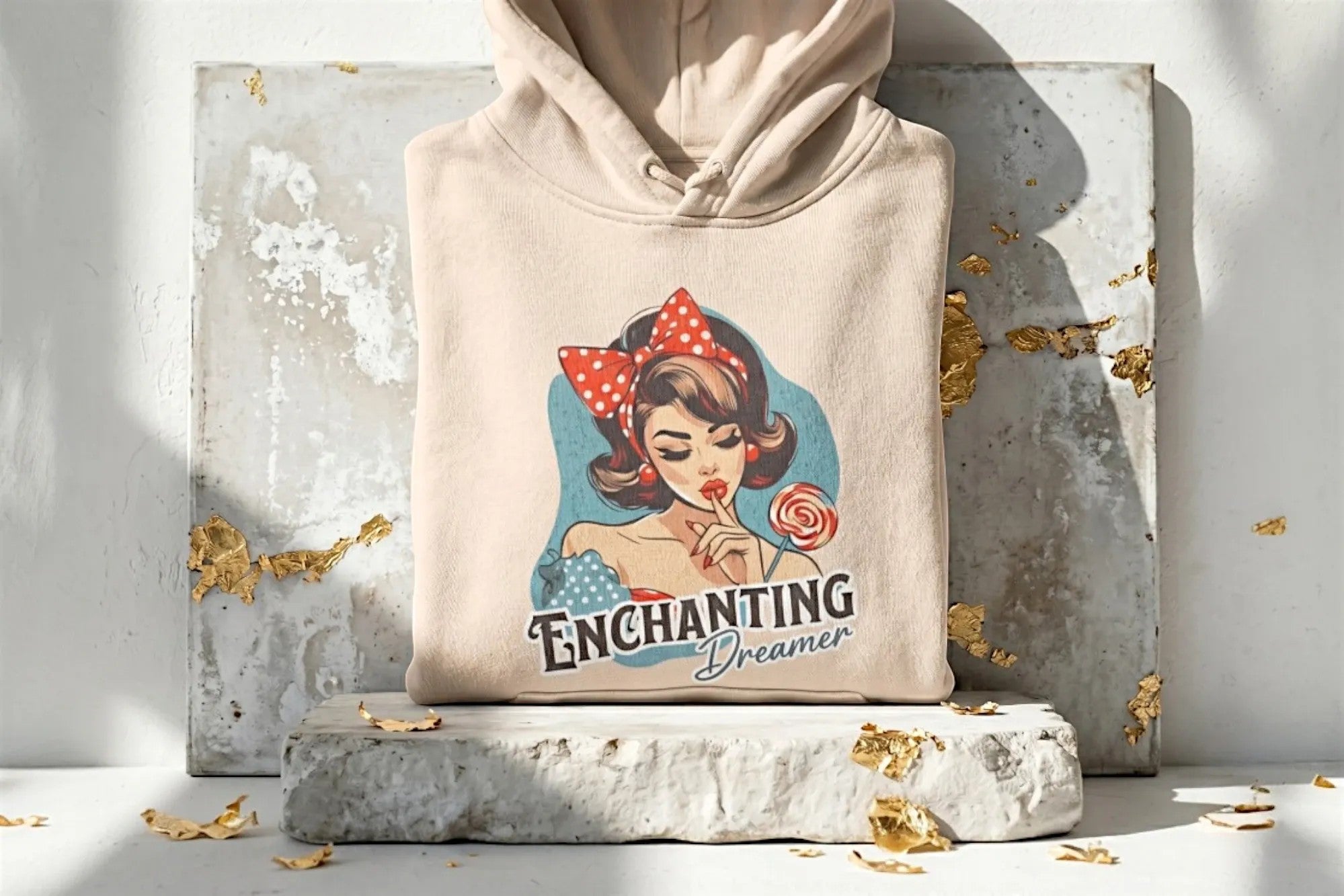 Sweatshirt beige en coton et polyester, imprimé pin-up rétro 