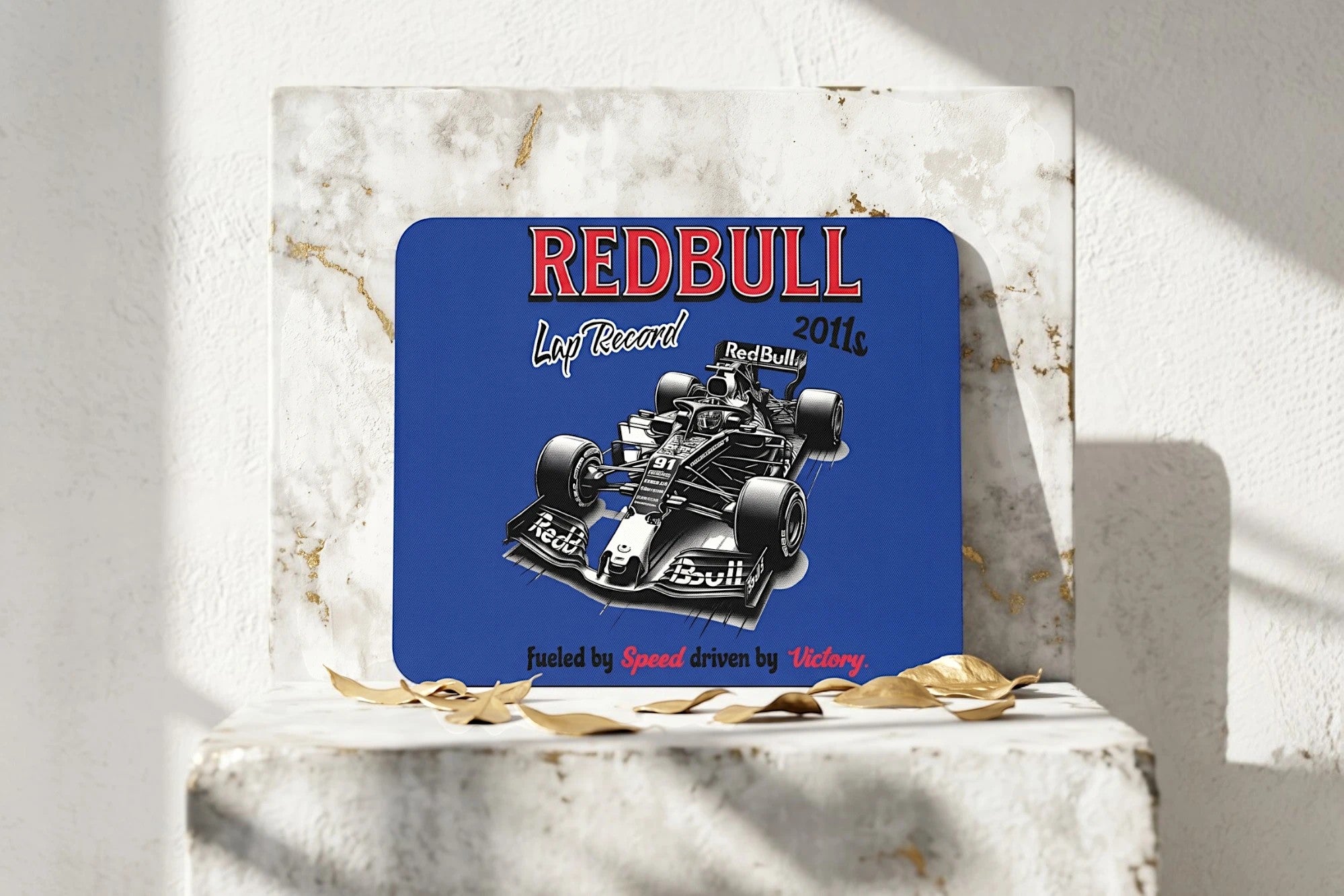 Tapis souris Redbull F1 vintage, monoplace en action, design rétro, surface lisse, base antidérapante, Roaring 20s Paris