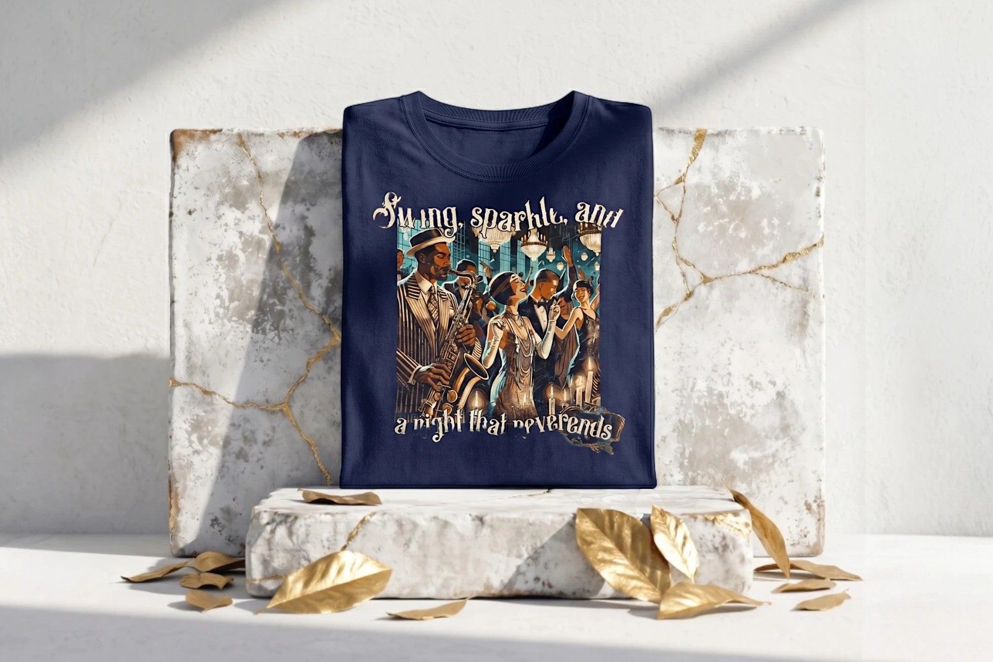 Tee shirt bleu marine Roaring 20s Paris avec illustration jazz années 20, orchestre et danseurs, coton premium.