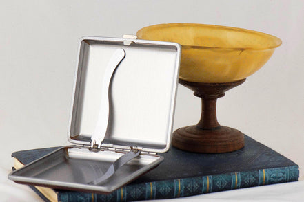 Étui à cigarette cuir marron Thomas Shelby – accessoire vintage chic - Roaring 20s Paris