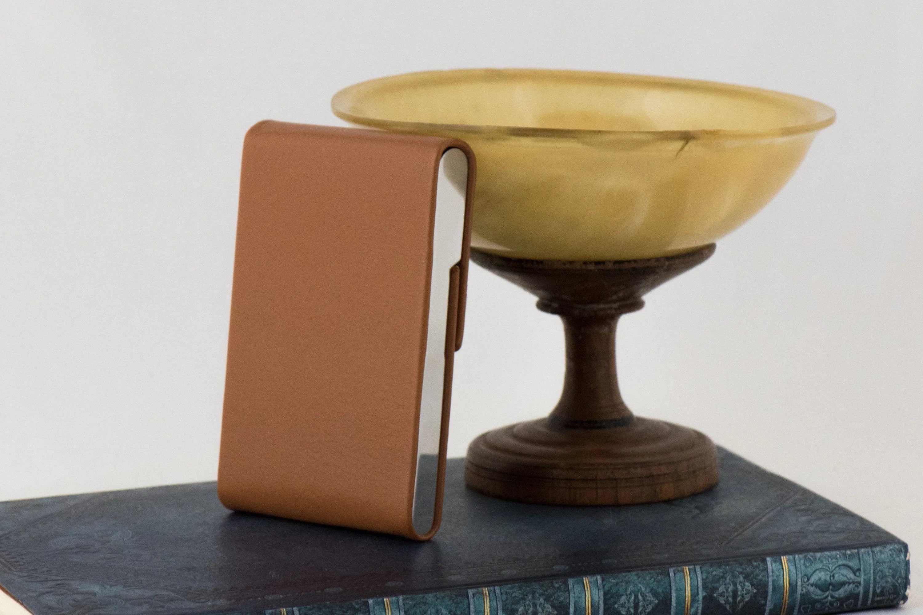 Étui cigarette personnalisé marron FA – modèle poche vintage élégant - Roaring 20s Paris